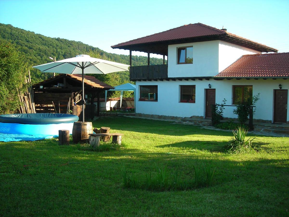 Guest House Yana Tŭrkasheni Exterior foto